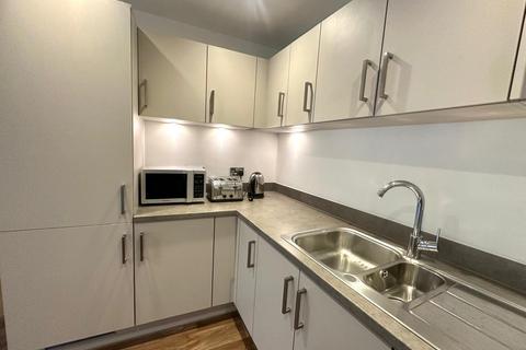 undefined, Lincoln, Lexington Gardens, B15
