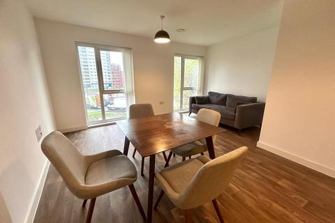 undefined, Lincoln, Lexington Gardens, B15