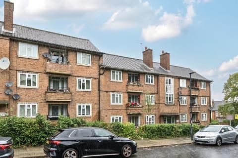 2 bedroom flat for sale, Cantwell House, Cantwell Road, SE18