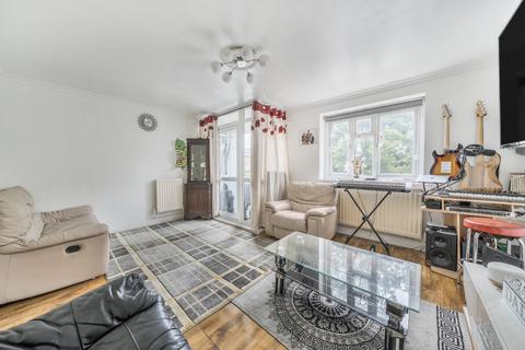 2 bedroom flat for sale, Cantwell House, Cantwell Road, SE18