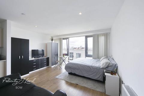 Studio to rent, Aqua Vista Square, LONDON