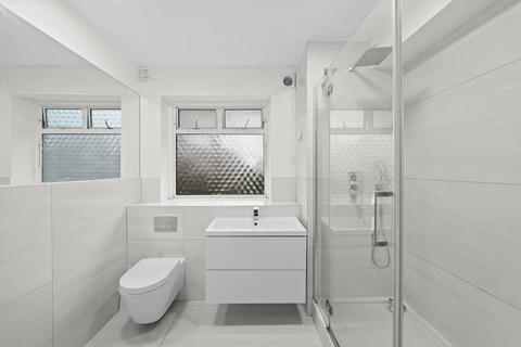 3 bedroom apartment to rent, Chatsworth Road, NW2