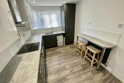 2 bedroom flat to rent, Llwyncelyn Avenue, Pontarddulais, , Swansea
