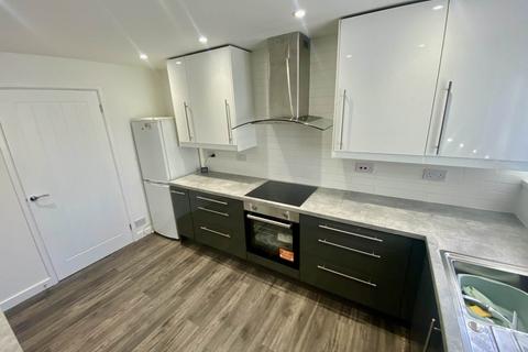 2 bedroom flat to rent, Llwyncelyn Avenue, Pontarddulais, , Swansea
