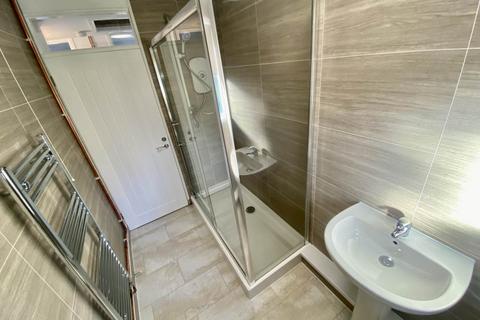 2 bedroom flat to rent, Llwyncelyn Avenue, Pontarddulais, , Swansea