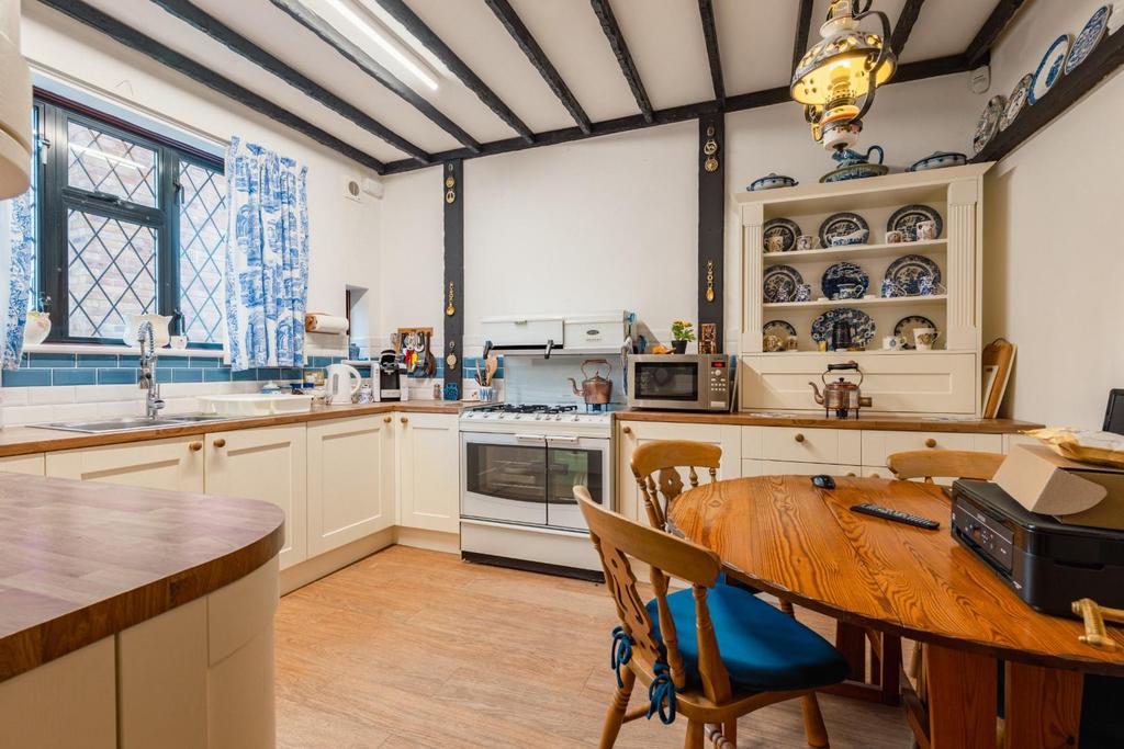 Kitchen-1.jpg