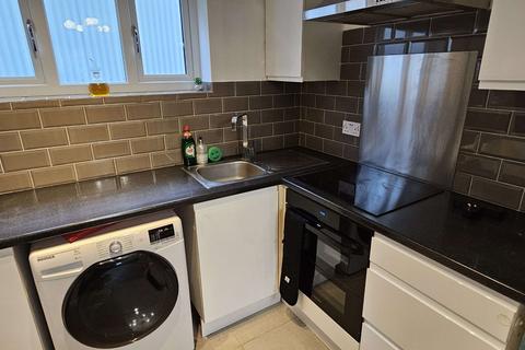 undefined, Luton LU4