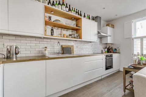 3 bedroom flat to rent, Greyhound Road, London W6