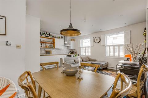 3 bedroom flat to rent, Greyhound Road, London W6