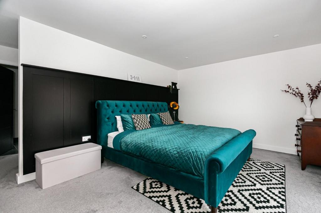 Master bedroom alt