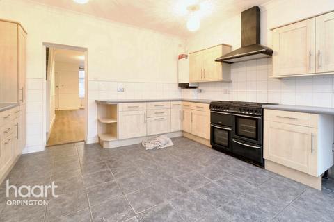 2 bedroom end of terrace house for sale, Perry Hall Road, Orpington