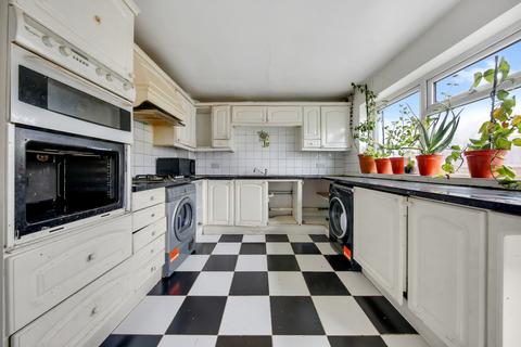 3 bedroom terraced house for sale, Caledon Road, E6