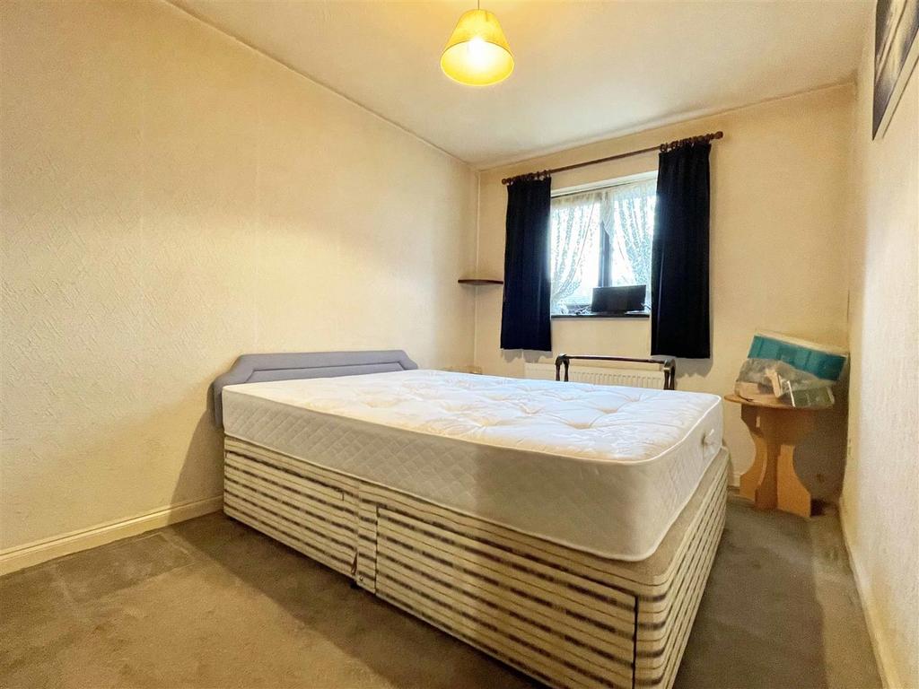 Bed1.jpg