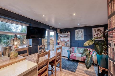 undefined, Elm Grove, Bromsgrove, B61