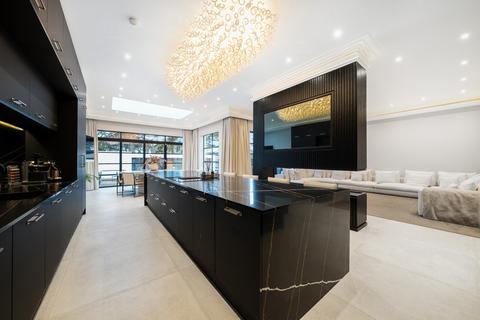 5 bedroom detached house for sale, Croydon Road, Keston