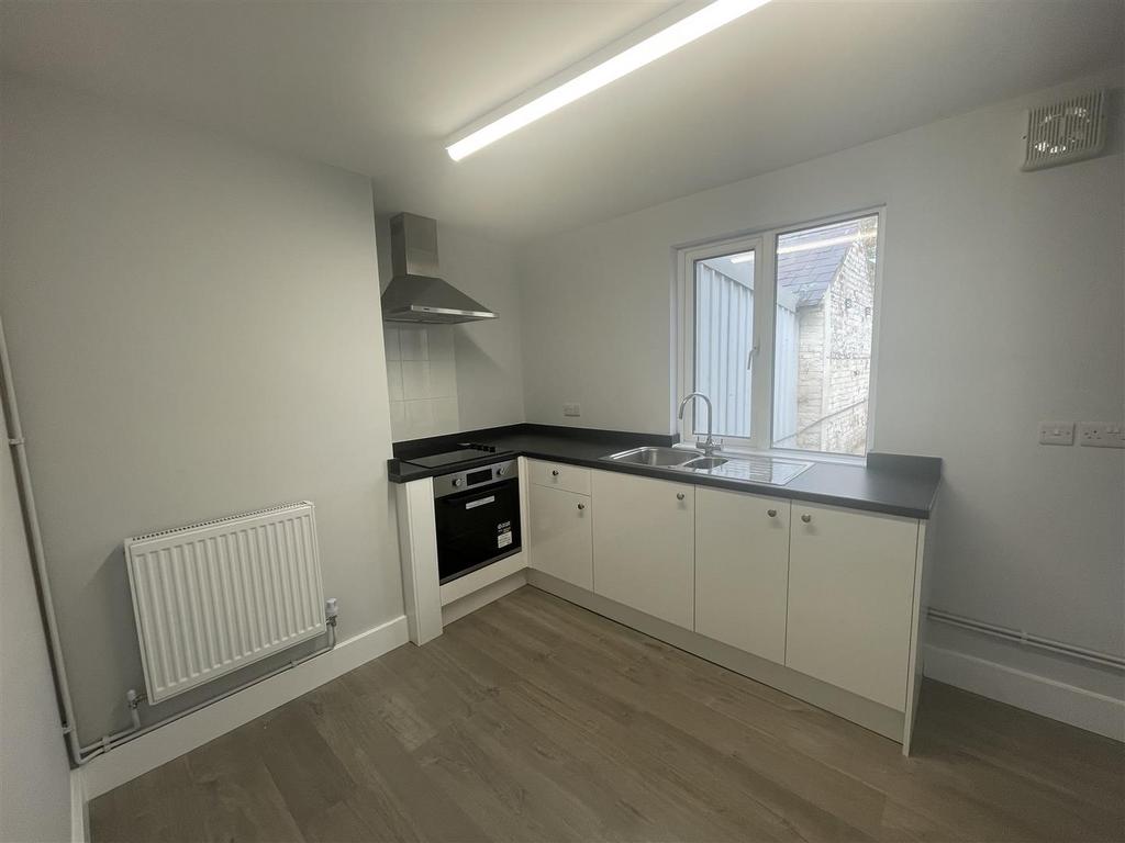 Kitchen 1.jpg