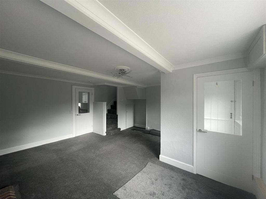 Living room 1.jpg