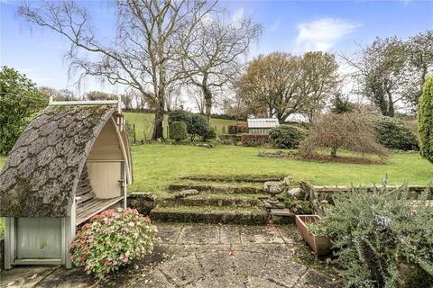 undefined, Hoo Meavy, Yelverton