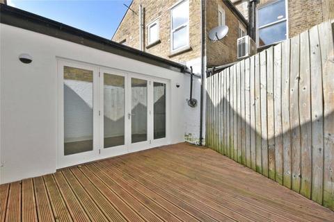 3 bedroom flat to rent, Dyne Road, Brondesbury Park