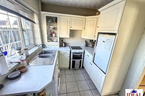 undefined, Central Avenue, Woodlands, Doncaster
