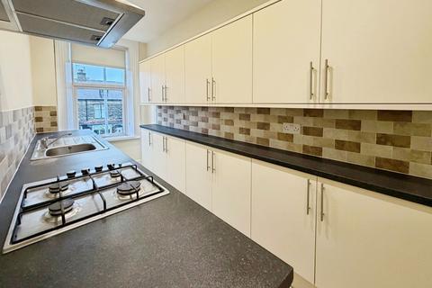 1 bedroom flat to rent, Park Road, Bingley, BD16 4BY