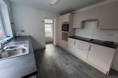 3 bedroom end of terrace house to rent, Ella Street, Newland Avenue, Hull, East Yorkshire, HU5
