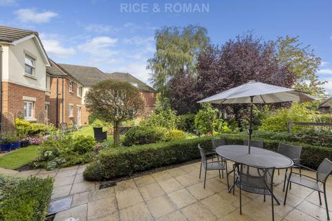 1 bedroom retirement property for sale, Guildford Road, Lightwater GU18