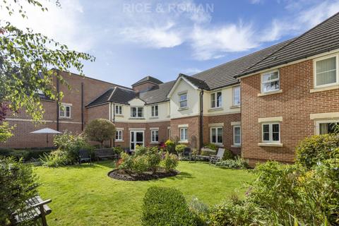1 bedroom retirement property for sale, Guildford Road, Lightwater GU18