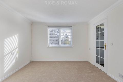 1 bedroom retirement property for sale, Guildford Road, Lightwater GU18