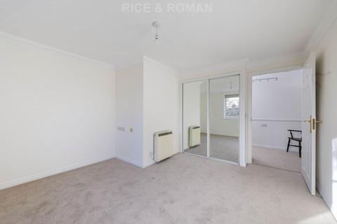 1 bedroom retirement property for sale, Guildford Road, Lightwater GU18