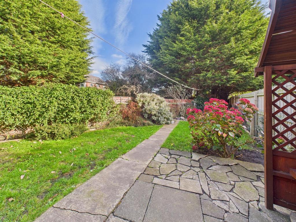 CAM01832 G0-PR0260-STILL007.jpg