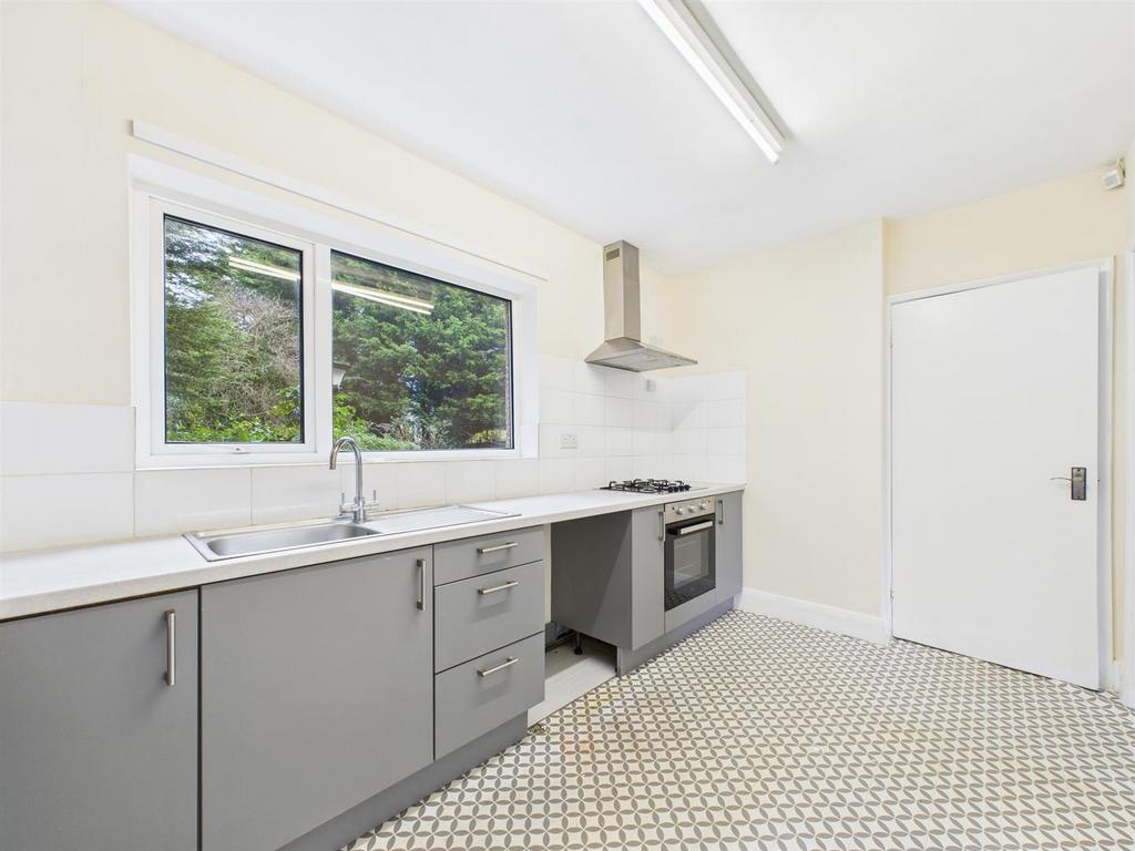 KITCHEN 2.jpg