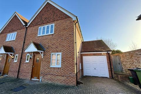 2 bedroom semi-detached house to rent, Greyhound Mews, Wantage OX12