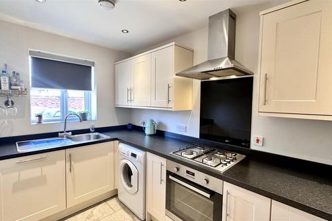 2 bedroom semi-detached house to rent, Greyhound Mews, Wantage OX12