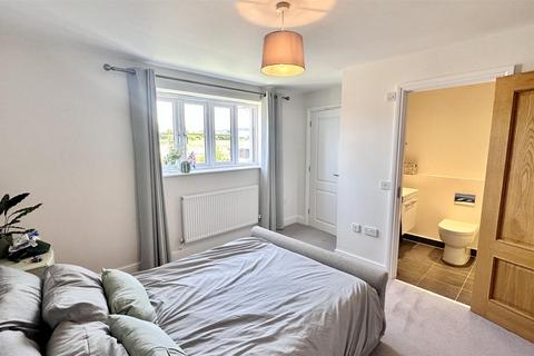 2 bedroom semi-detached house to rent, Greyhound Mews, Wantage OX12