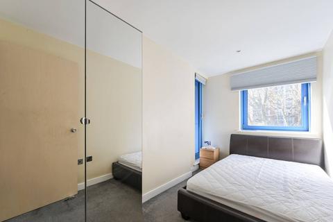 3 bedroom flat to rent, Westgate, Royal Docks, London, E16