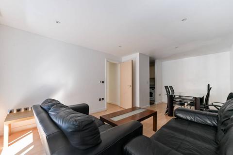 3 bedroom flat to rent, Westgate, Royal Docks, London, E16