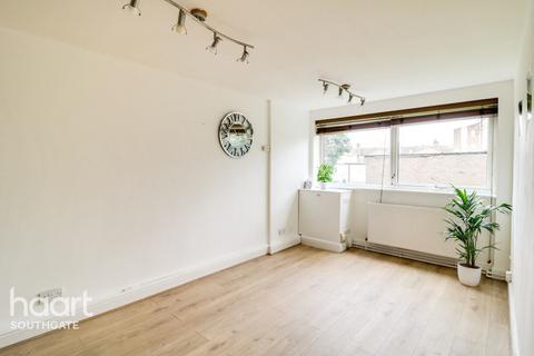 undefined, Maidstone Road, London