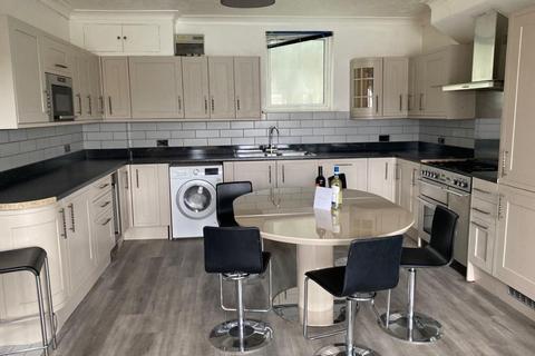 5 bedroom terraced house to rent, Islingword Street, Brighton