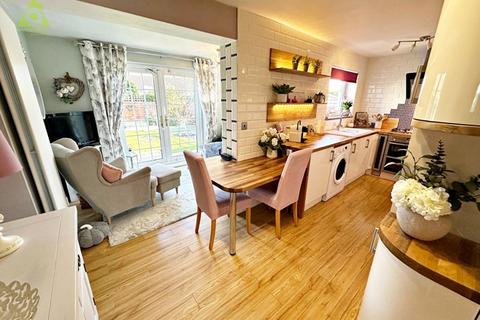 3 bedroom semi-detached house for sale, Megfield, Westhoughton, BL5 2JA