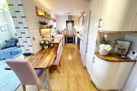 3 bedroom semi-detached house for sale, Megfield, Westhoughton, BL5 2JA