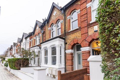 3 bedroom flat for sale, Trewint Street, London