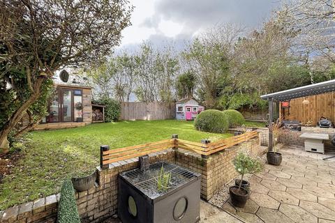 4 bedroom detached house for sale, Carrine Road, Truro