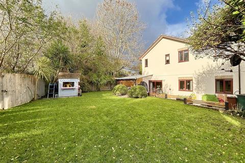 4 bedroom detached house for sale, Carrine Road, Truro