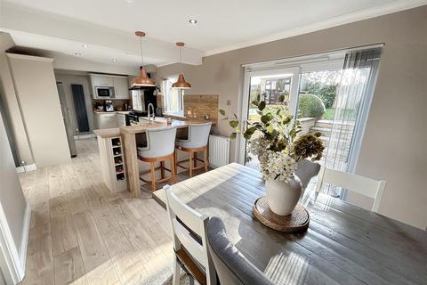 4 bedroom detached house for sale, Carrine Road, Truro