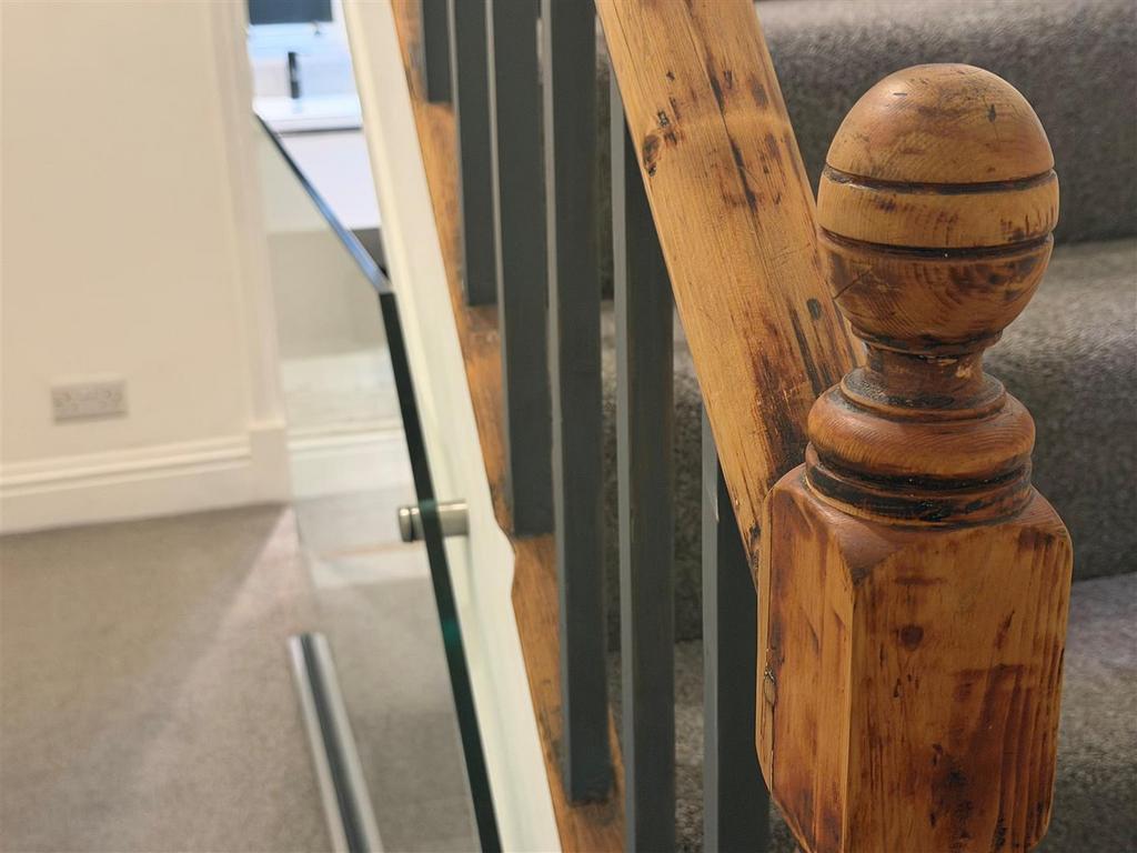 Landing balustrade detail.jpg