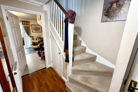 2 bedroom end of terrace house for sale, Diprose Drive, Parkhill, Lowestoft, Suffolk.