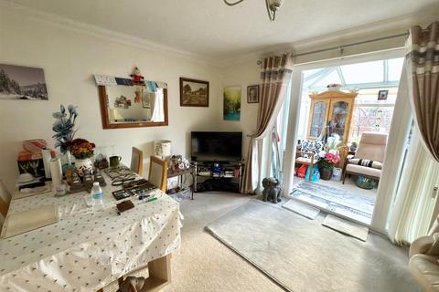 2 bedroom end of terrace house for sale, Diprose Drive, Parkhill, Lowestoft, Suffolk.