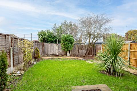 3 bedroom semi-detached house for sale, Warwick Gardens, Rayleigh, SS6
