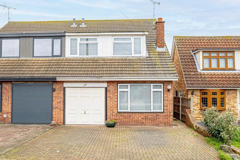 Warwick Gardens, Rayleigh, SS6